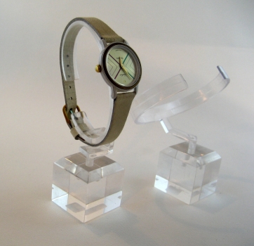 Cube with watch display, 30 x 30 mm