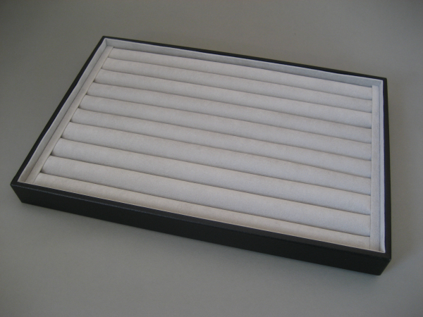 Tablett für Ringe mit Stäben