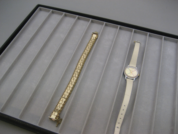 Tablett mit tiefgezogenem Einsatz, 12 Fächer